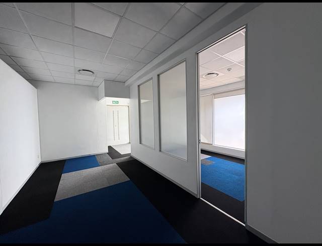 402M² OFFICE TO LET IN CLAREMONT